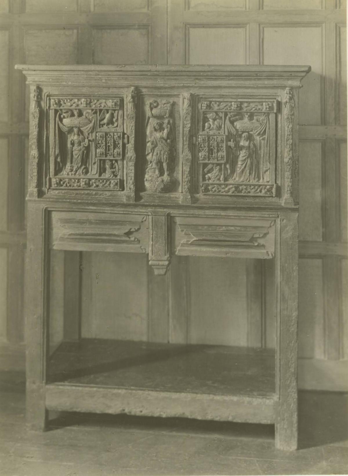 Oak Credenza, circa 1500