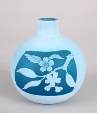 Vase with Design of Hawthorn Spray in Medallion