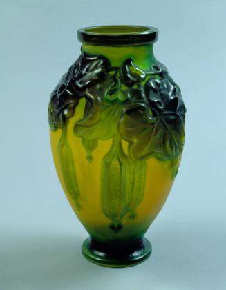 Vase with Ivy Leaves and Pod Design